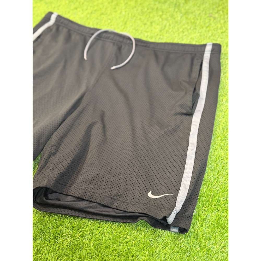 Nike Mens XXL Black Mesh Athletic Basketball Gym Shorts Grey Stripe Logo